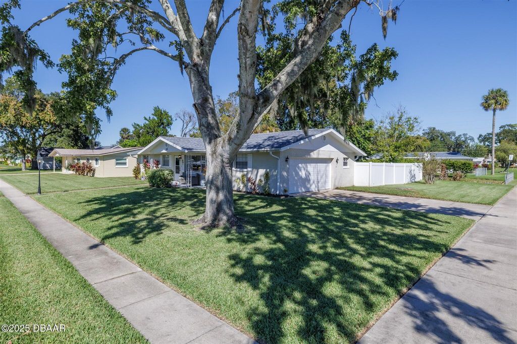 2271 Brian Avenue, South Daytona, FL 32119