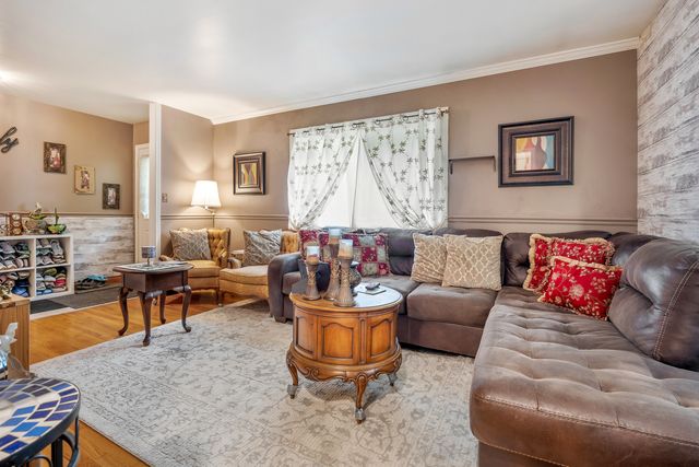 907 Royal Drive 3b, Mchenry, IL 60050