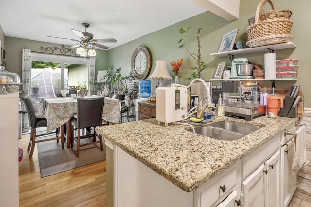 907 Royal Drive 3b, Mchenry, IL 60050
