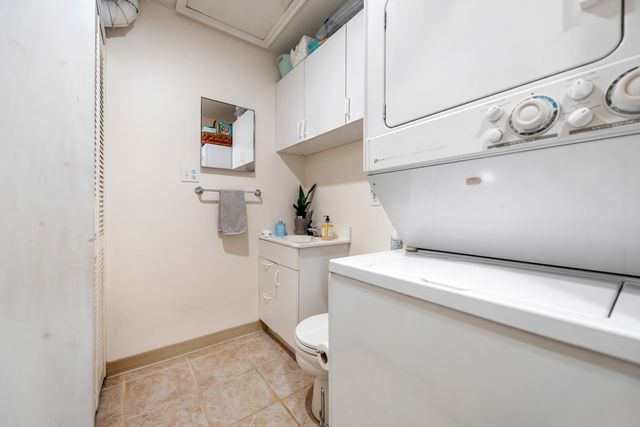907 Royal Drive 3b, Mchenry, IL 60050