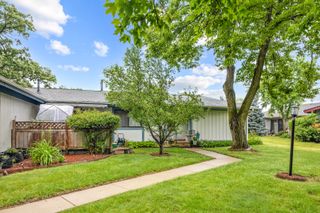 907 Royal Drive 3b, Mchenry, IL 60050