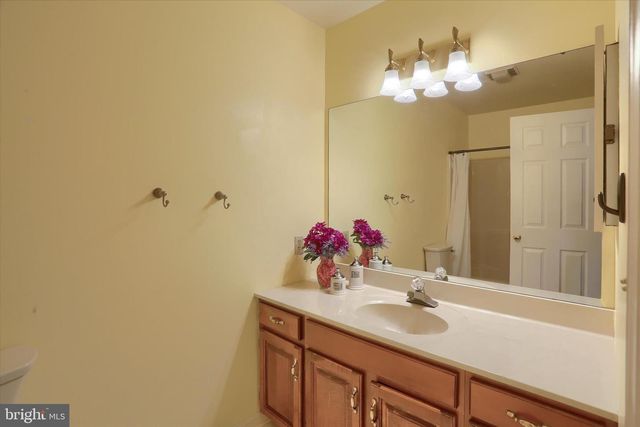 2057 E RALEIGH RD, Hummelstown, PA 17036