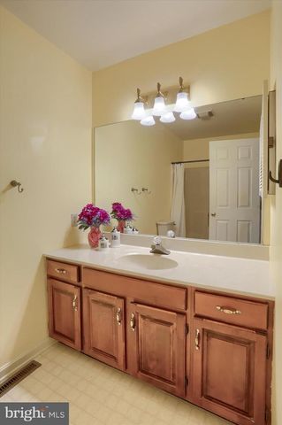 2057 E RALEIGH RD, Hummelstown, PA 17036