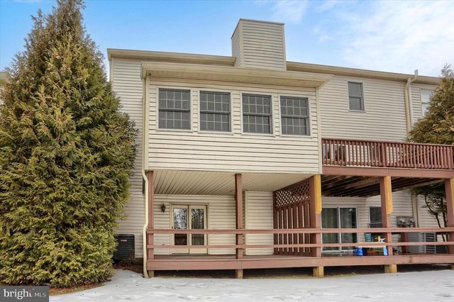 2057 E RALEIGH RD, Hummelstown, PA 17036