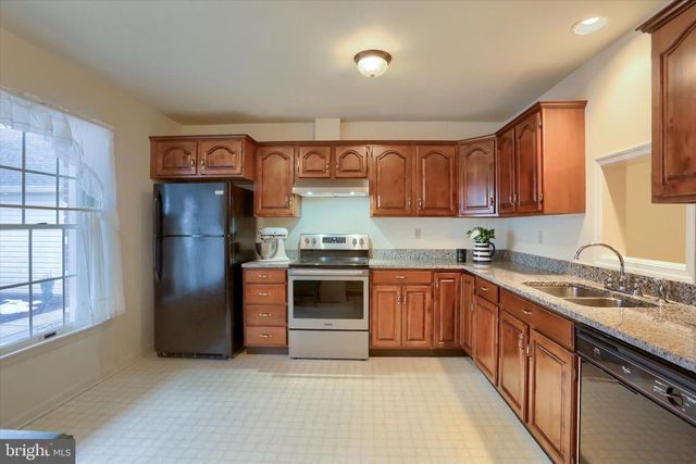 2057 E RALEIGH RD, Hummelstown, PA 17036