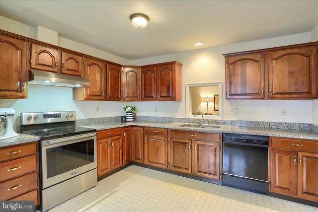 2057 E RALEIGH RD, Hummelstown, PA 17036