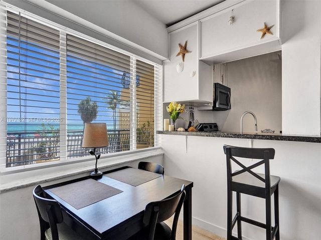 1815 N Surf Rd 202, Hollywood, FL 33019