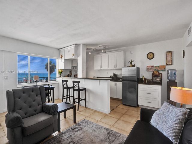 1815 N Surf Rd 202, Hollywood, FL 33019