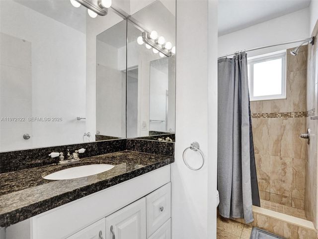 1815 N Surf Rd 202, Hollywood, FL 33019