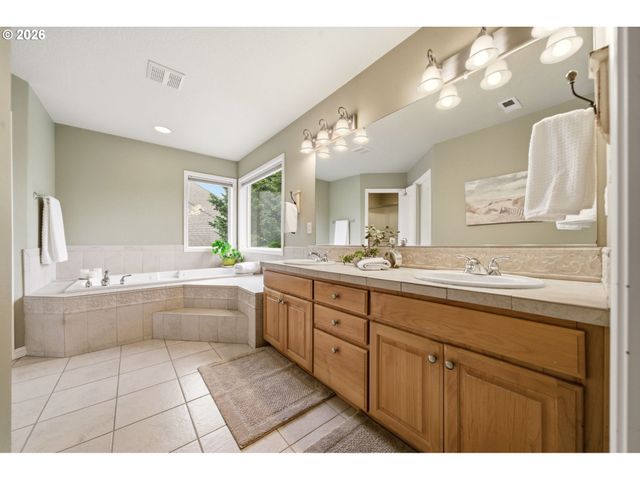 18009 Ne 25TH St, Vancouver, WA 98684
