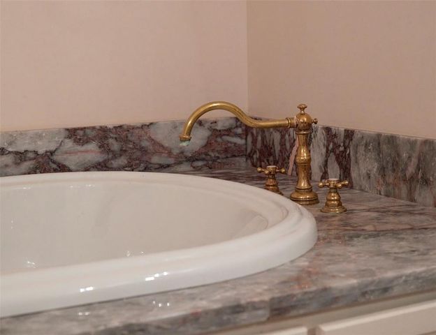 5709 Mistletoe Court, Oklahoma City, OK 73142