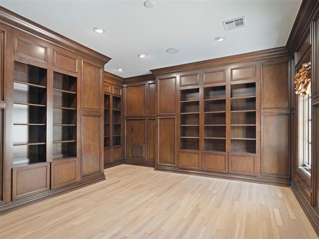 5709 Mistletoe Court, Oklahoma City, OK 73142