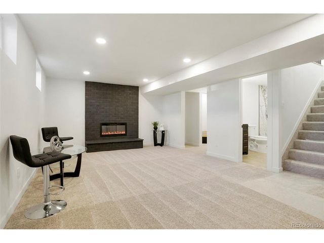 23 University Dr, Longmont, CO 80503