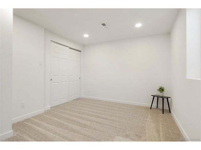 23 University Dr, Longmont, CO 80503