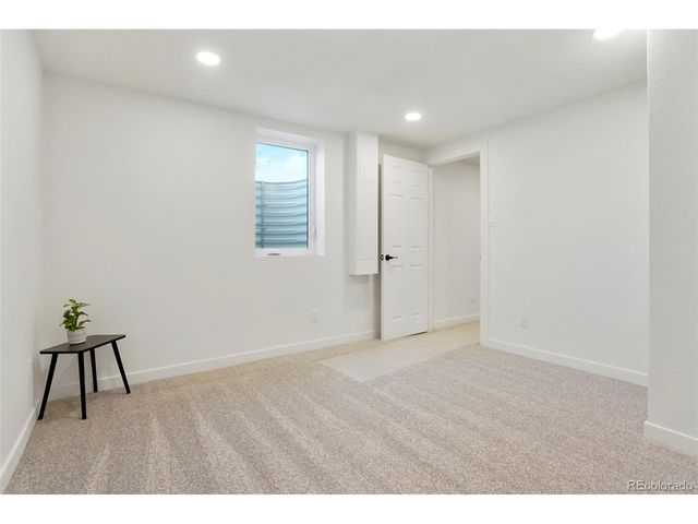 23 University Dr, Longmont, CO 80503