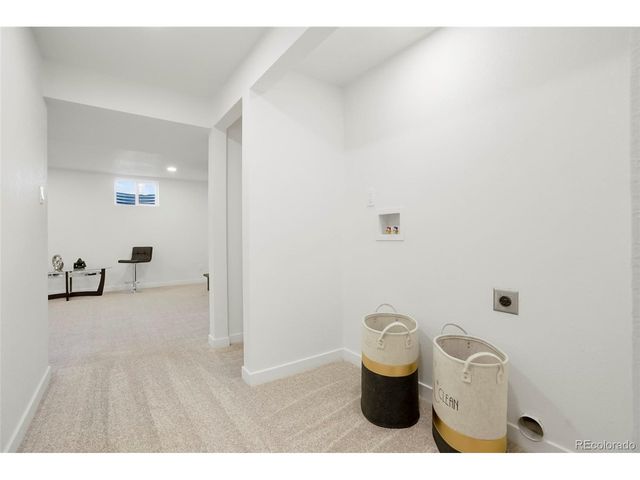 23 University Dr, Longmont, CO 80503