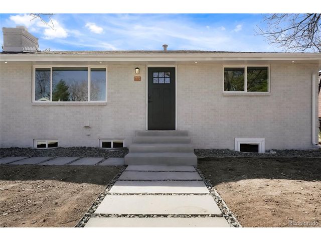23 University Dr, Longmont, CO 80503