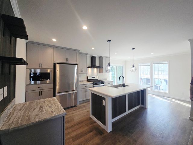 1 Granite Drive, North Hampton, NH 03862