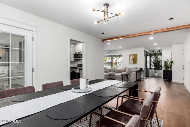 3839 E WHITTON Avenue, Phoenix, AZ 85018