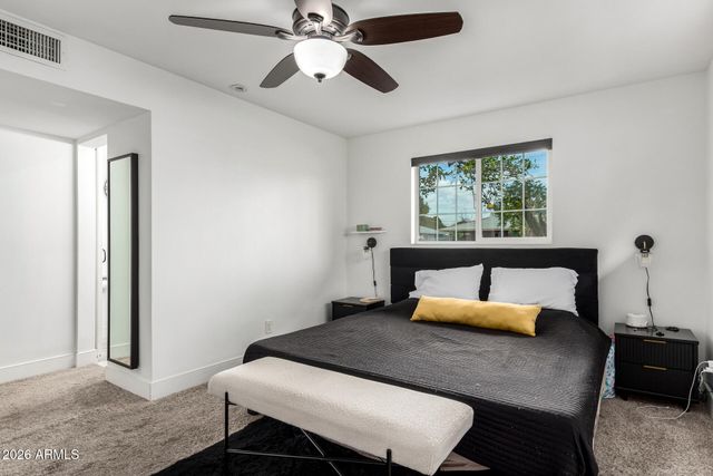 3839 E WHITTON Avenue, Phoenix, AZ 85018