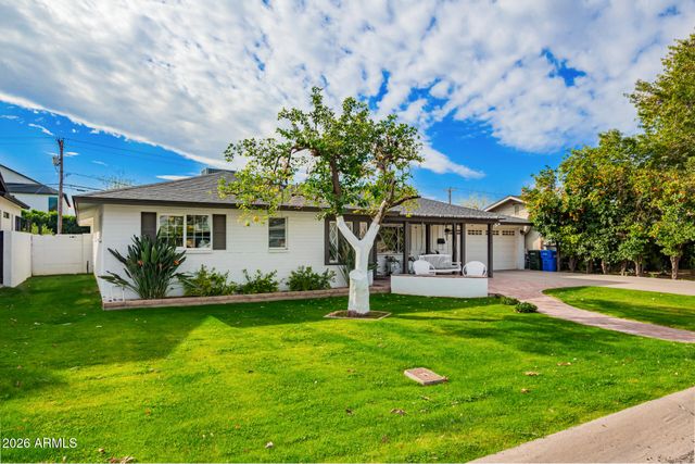 3839 E WHITTON Avenue, Phoenix, AZ 85018