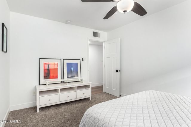 3839 E WHITTON Avenue, Phoenix, AZ 85018