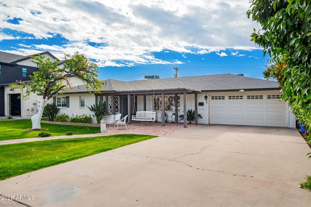 3839 E WHITTON Avenue, Phoenix, AZ 85018