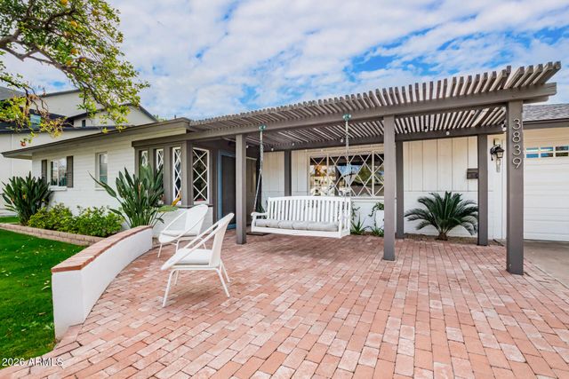 3839 E WHITTON Avenue, Phoenix, AZ 85018