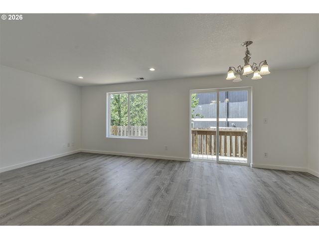 585 Sw 207TH Ave, Beaverton, OR 97006