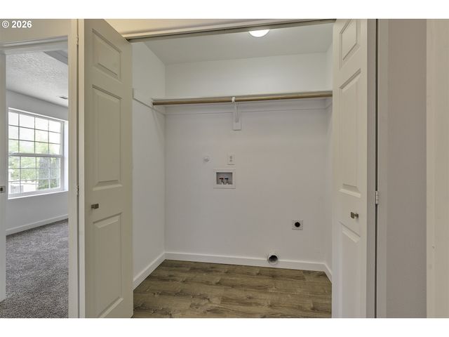 585 Sw 207TH Ave, Beaverton, OR 97006