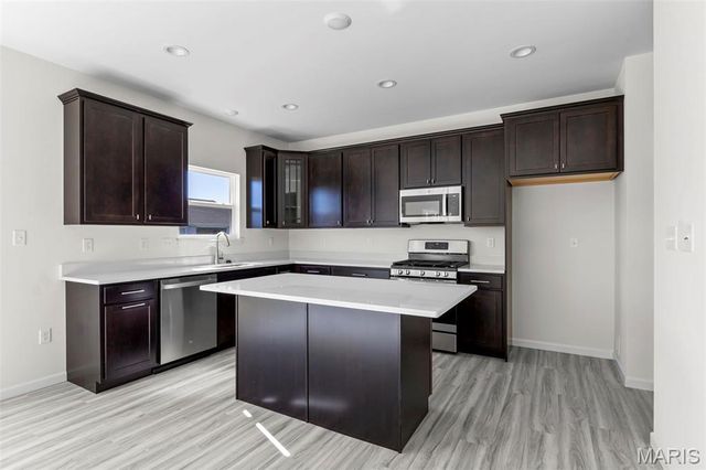 16769 Pebble Stone Drive, Florissant, MO 63031