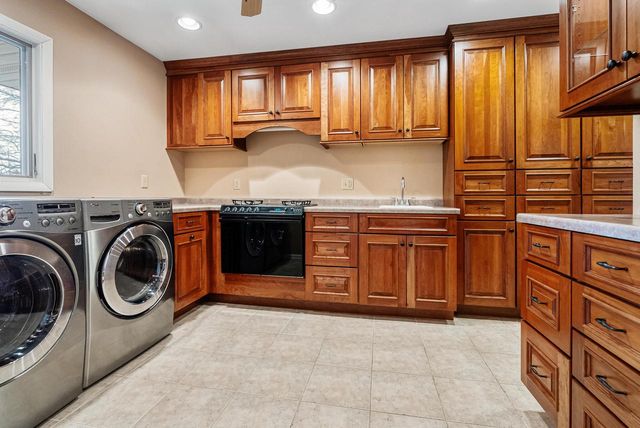 W3045 Old Highway 16, West Salem, WI 54669