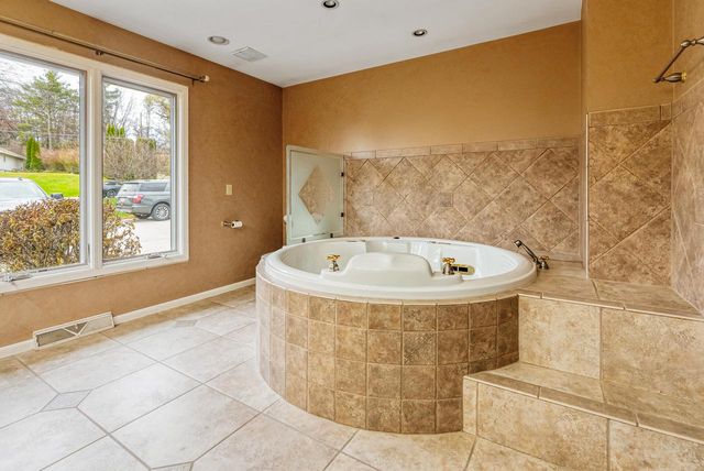 W3045 Old Highway 16, West Salem, WI 54669