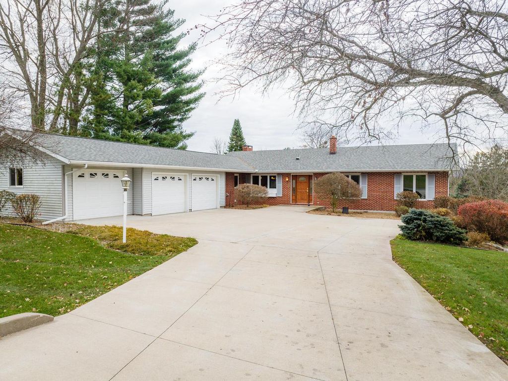 W3045 Old Highway 16, West Salem, WI 54669