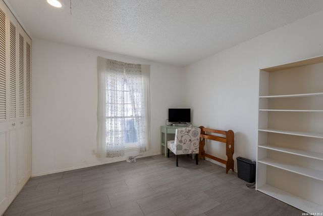 6602 SPRING LARK ST, San Antonio, TX 78249