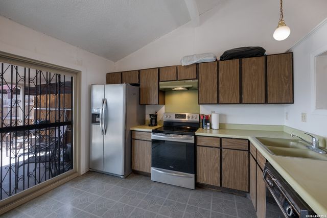 6602 SPRING LARK ST, San Antonio, TX 78249