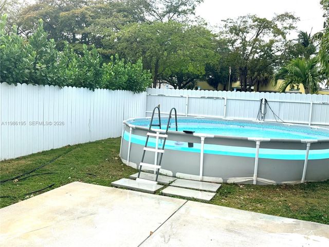 14401 Boggs Dr, Miami, FL 33176