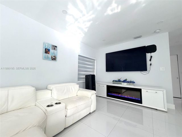 14401 Boggs Dr, Miami, FL 33176