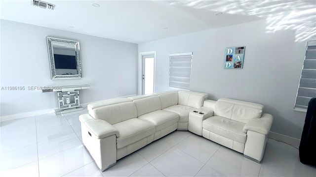 14401 Boggs Dr, Miami, FL 33176