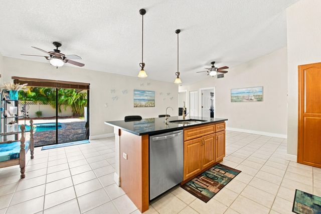 6013 NW 47th Place, Coral Springs, FL 33067