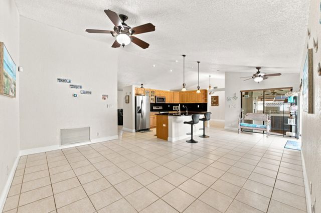 6013 NW 47th Place, Coral Springs, FL 33067