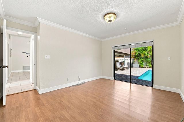 6013 NW 47th Place, Coral Springs, FL 33067