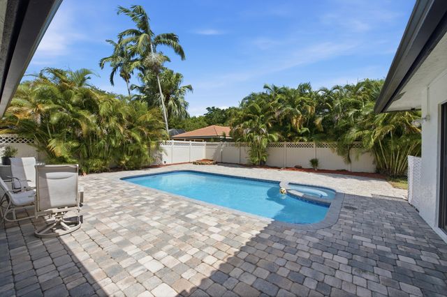 6013 NW 47th Place, Coral Springs, FL 33067