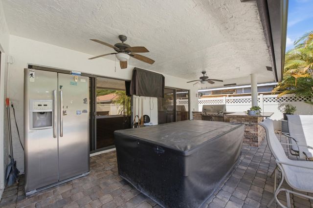 6013 NW 47th Place, Coral Springs, FL 33067