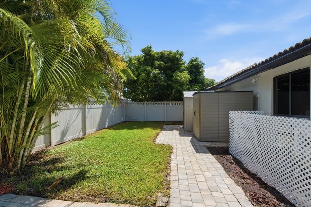 6013 NW 47th Place, Coral Springs, FL 33067