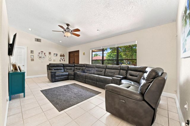 6013 NW 47th Place, Coral Springs, FL 33067