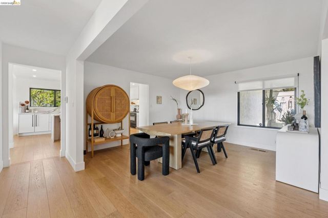 10592 Englewood Dr, Oakland, CA 94605