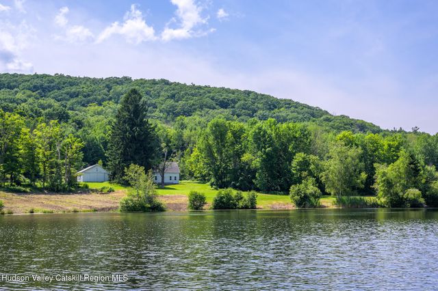 105 Norton Road, Austerlitz, NY 12017