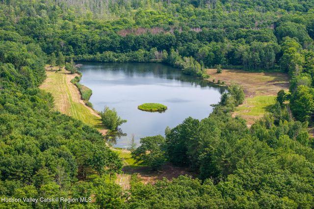 105 Norton Road, Austerlitz, NY 12017