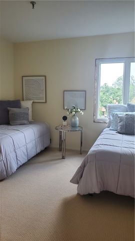 3920 Grand Avenue 5TE, Des Moines, IA 50312